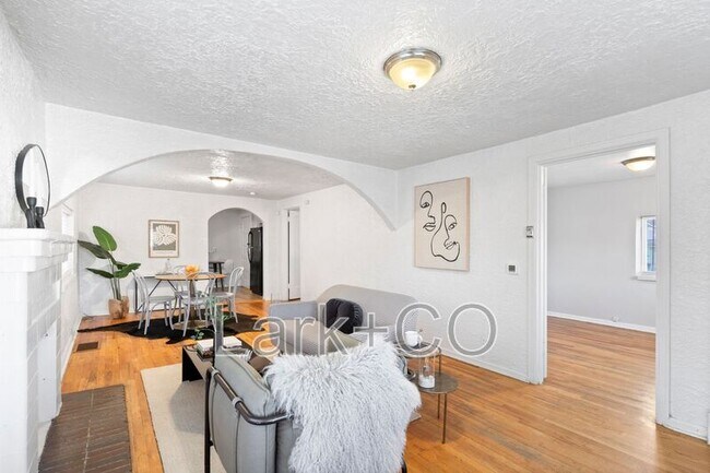 Building Photo - 579 S Osceola St