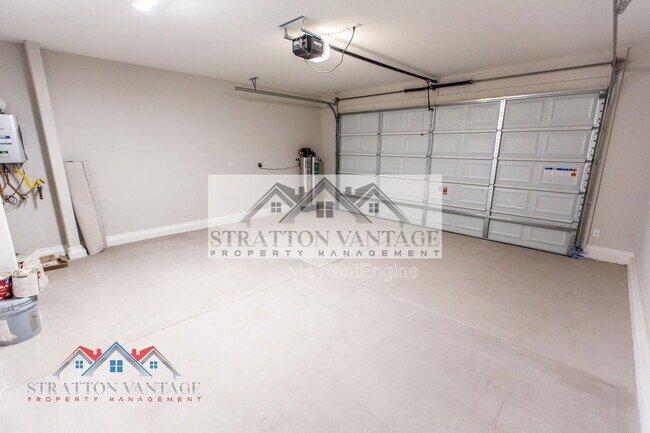 Building Photo - 17625 W Pasadena Ave