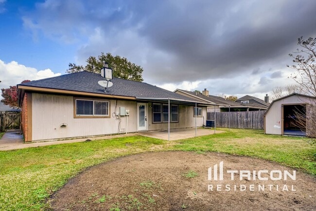 Building Photo - 10910 Linwood Ct