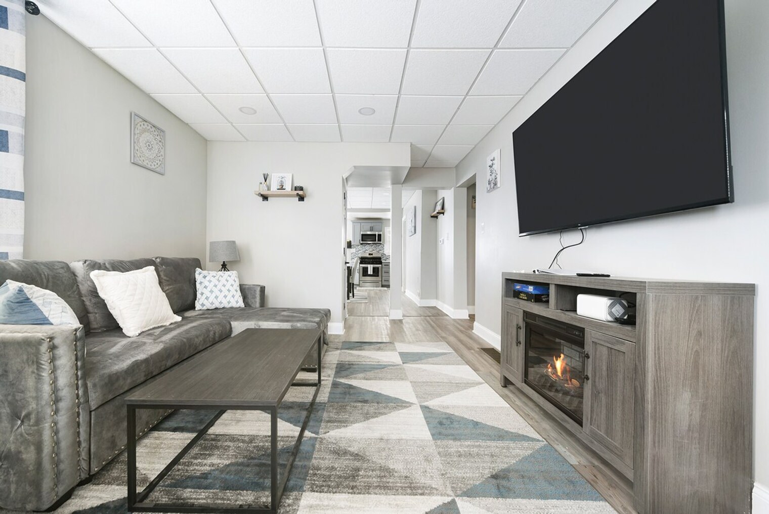 Building Photo - 444 Oneida St