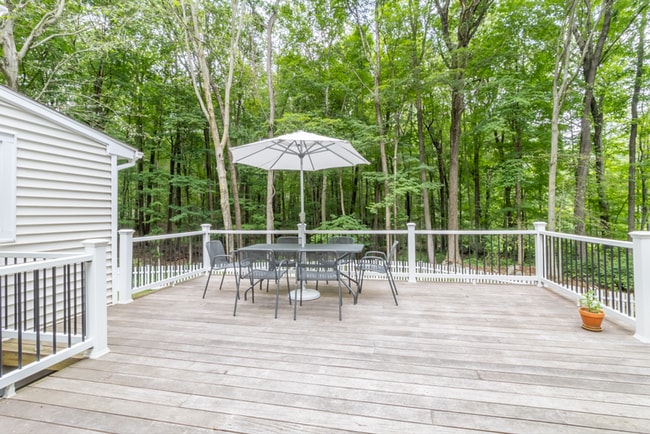 Building Photo - Spacious 4-Bedroom Home with In-Law Suite