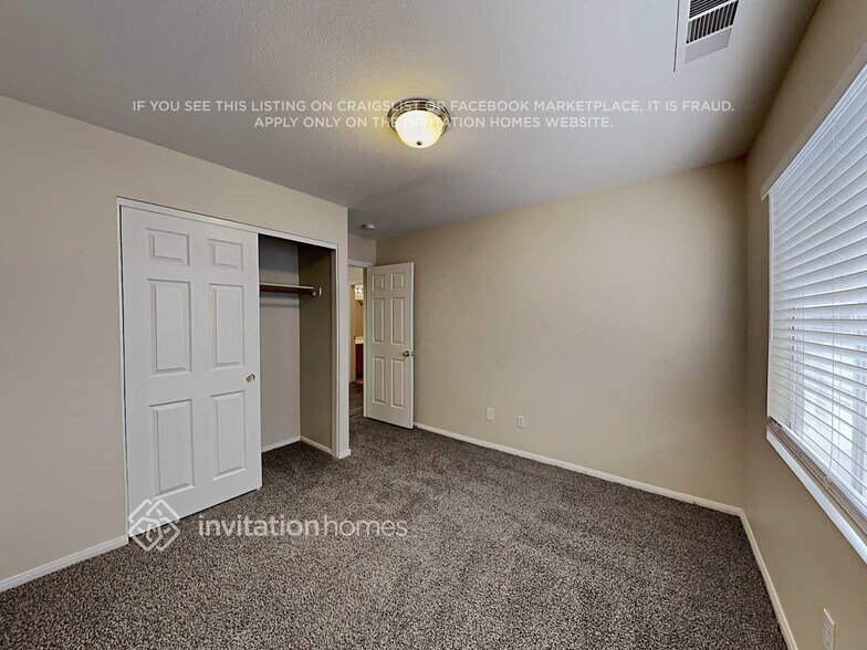 Building Photo - 2043 Babylon Mill St