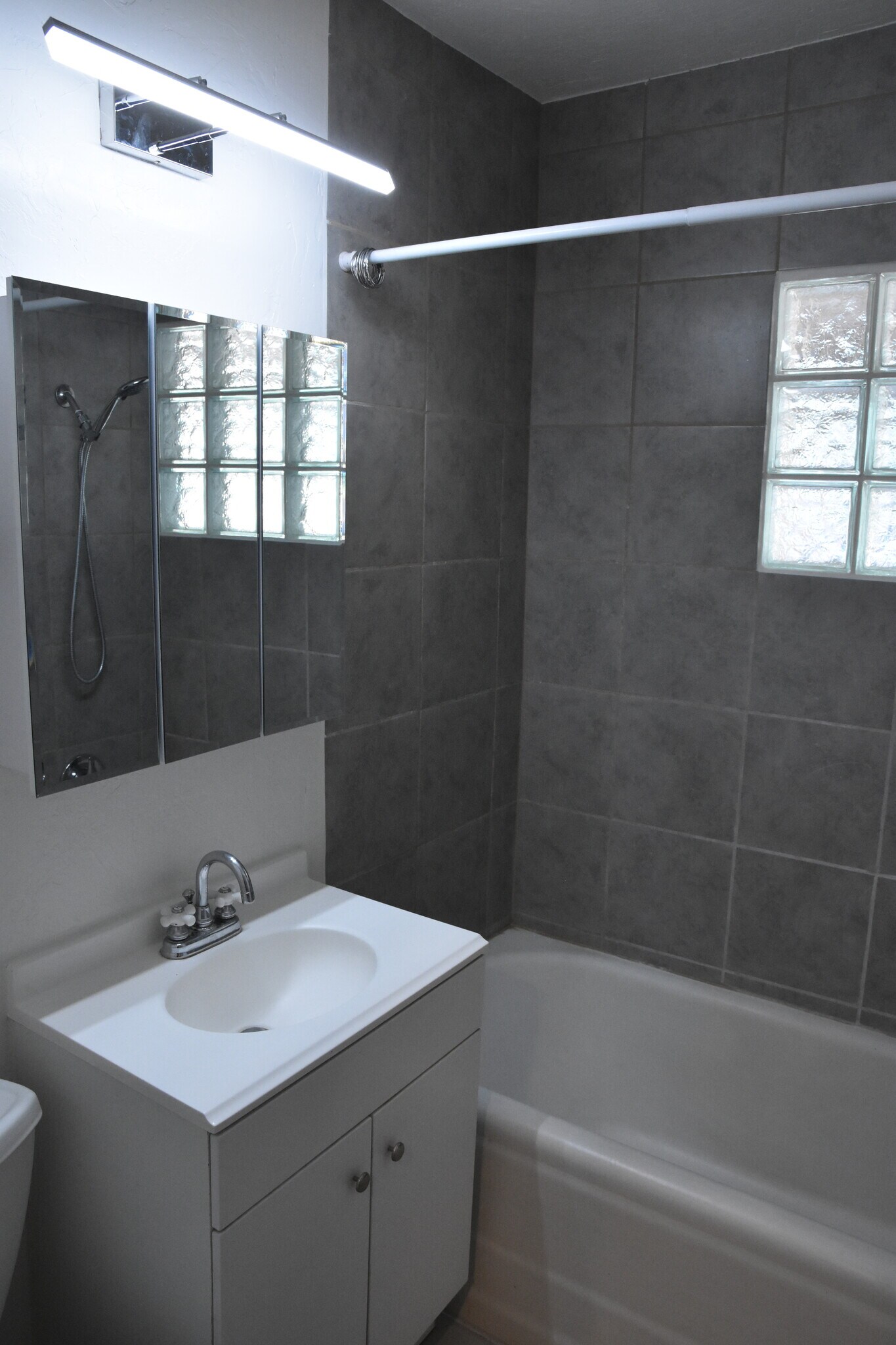 Building Photo - 1514 W Palmer Dr.