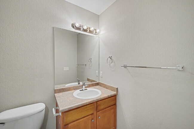 Building Photo - 2326 Klein Pl