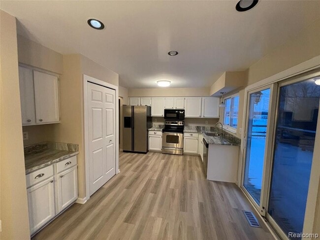 Building Photo - 19479 Scenic Harbour Dr