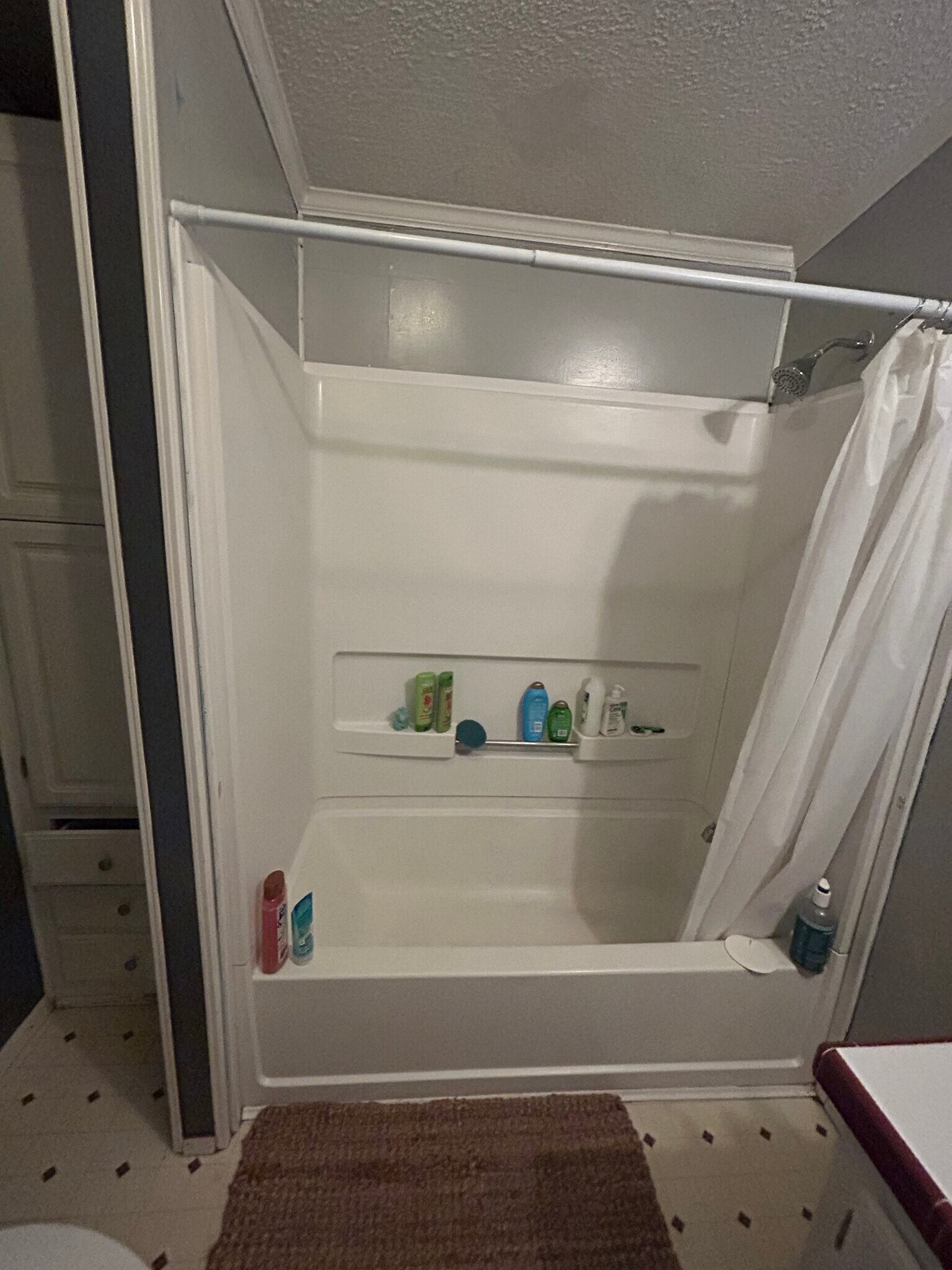 Main Bathroom - 586 Sells Ln