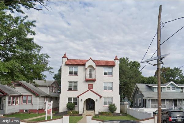 Building Photo - 125 E Bettlewood Ave