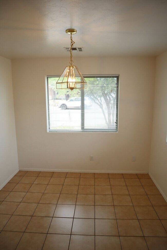 Building Photo - A Home You Have To See To Believe!!!