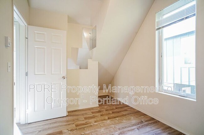 Building Photo - 5263 N Harvard St