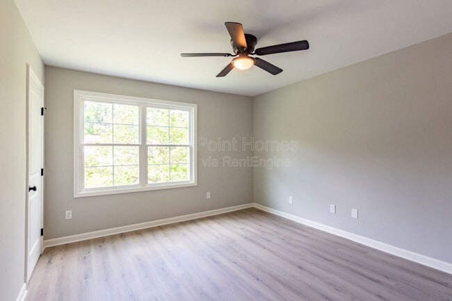 Building Photo - 400 Gallery Ln