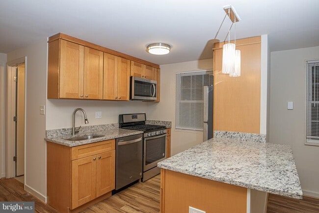 Building Photo - 129 S Courthouse Rd