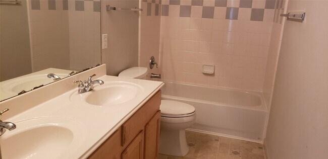 Building Photo - 22106 Bridgestone Oak Dr