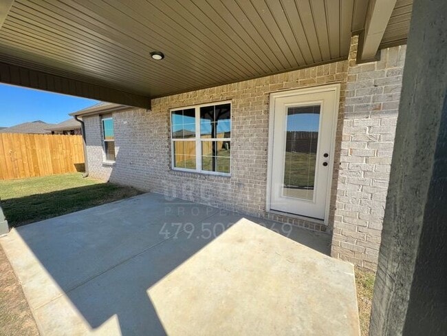 Building Photo - Single-Family Home- Desirable Clearwood Plan - 10 Month Lease Only