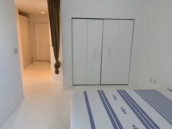 Building Photo - 133 NE 2nd Ave