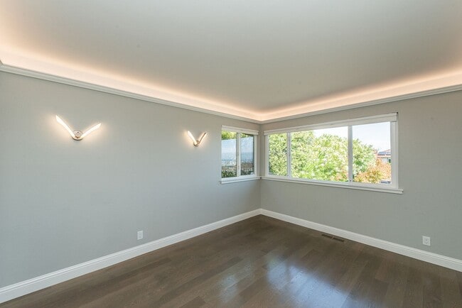 Building Photo - Updated 4 Bed / 2.5 Ba Home in Millbrae Mi...