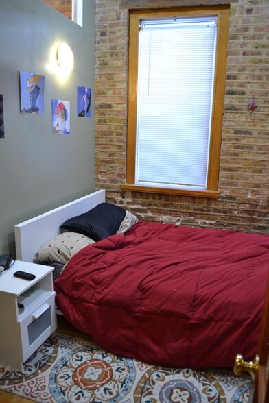 Building Photo - 1232 N Cleaver St