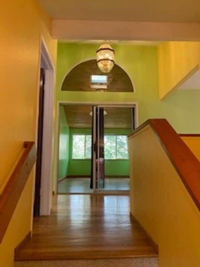 Building Photo - 4 Bedroom 2.5 Bath  with loft ,office, and sauna