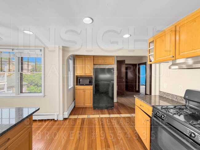 Building Photo - 61 Moraine St