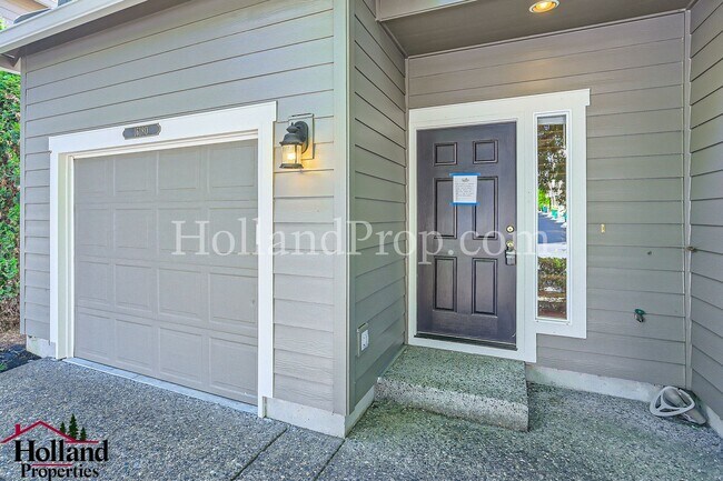 Building Photo - Charming and Comfortable Townhouse in Bethany Area!