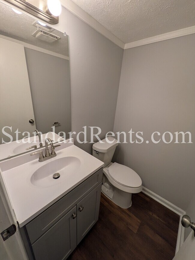 Building Photo - 622 Hickory Hollow Ln