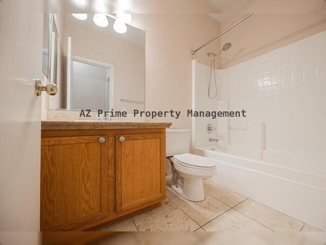 Building Photo - 3864 S Emery Cir