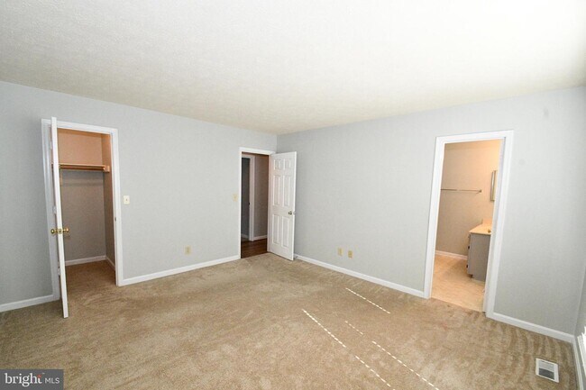 Building Photo - 11 Jody Ct