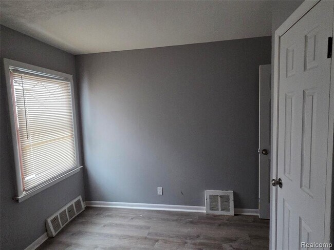 Building Photo - 1139 Bassett St