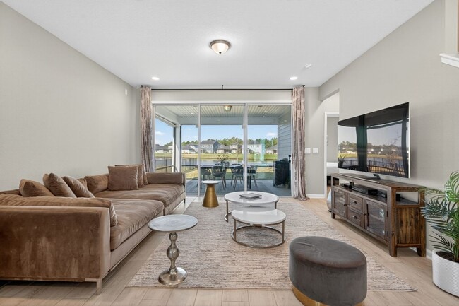 Building Photo - Fully Upgraded Home