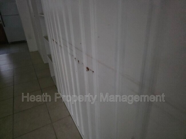 Building Photo - 504 6th Ave NW