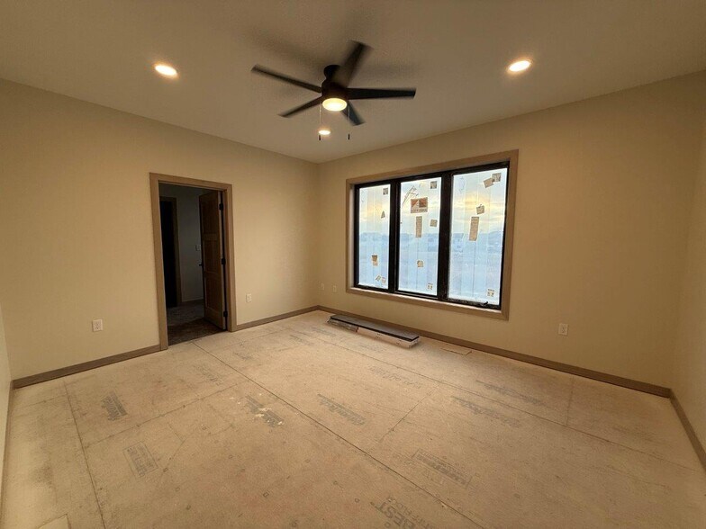 Building Photo - 2324 Sweetgrass Dr