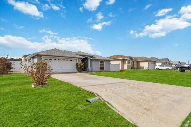 Building Photo - Poinciana Home