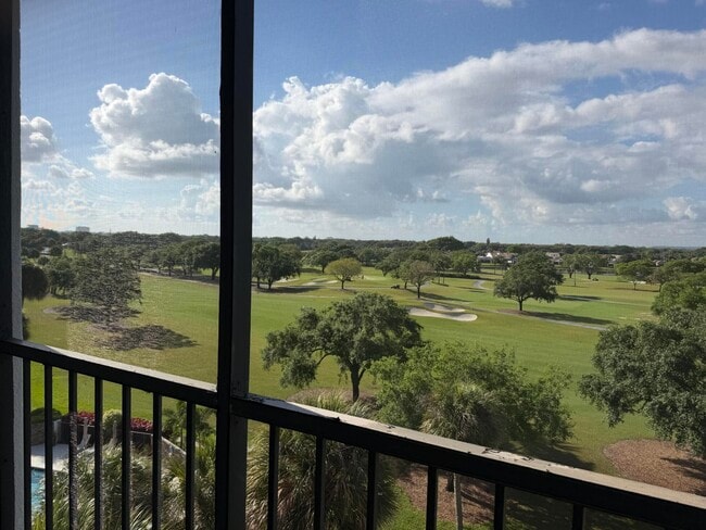 Building Photo - 6845 Willow Wood Dr