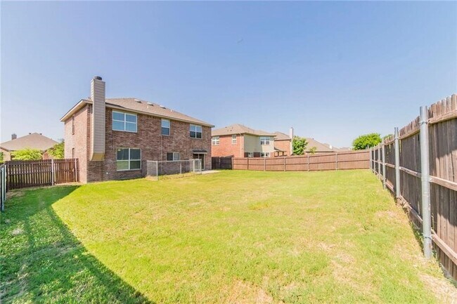 Building Photo - 560 Griffith Dr