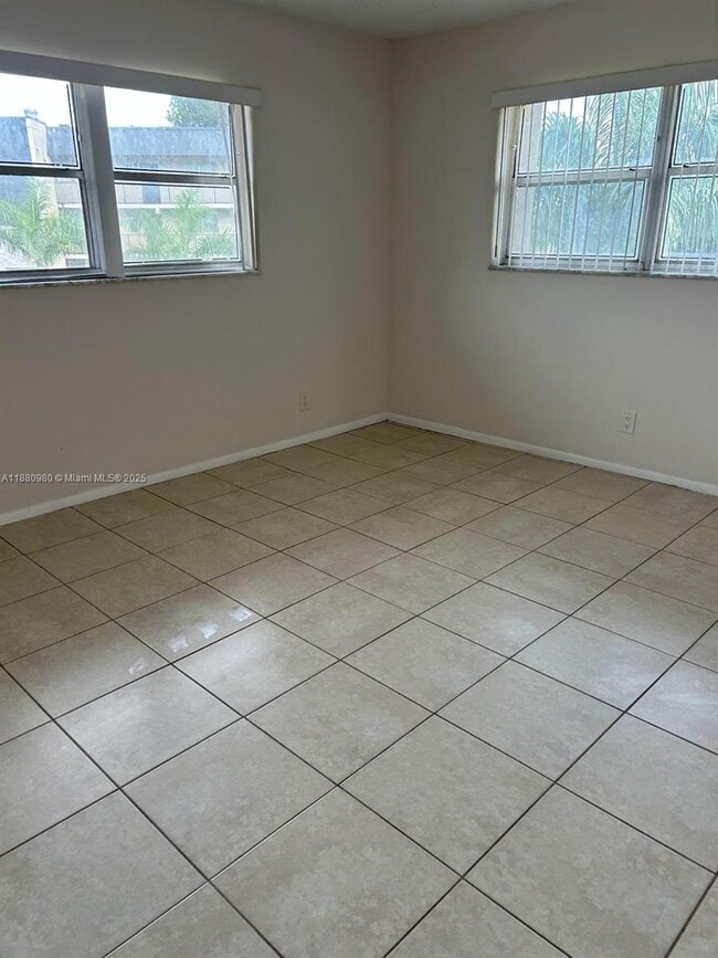 Building Photo - 7901 S Colony Cir