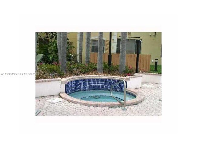 Building Photo - 2880 N Oakland Forest Dr