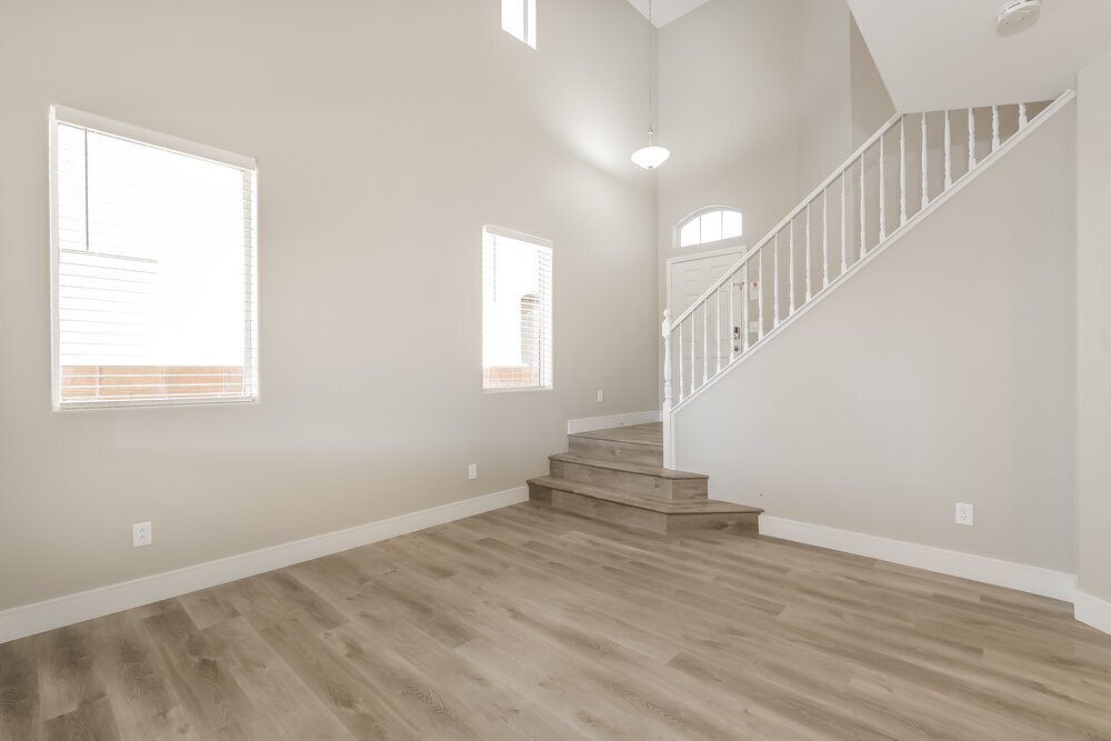 Building Photo - 10673 Mann St