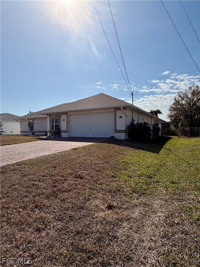 Building Photo - 4620 SW 13th Ave