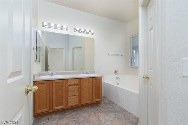 Building Photo - 10991 Pumpkin Ridge Ave
