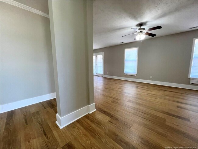 Building Photo - 240 Declaration Dr