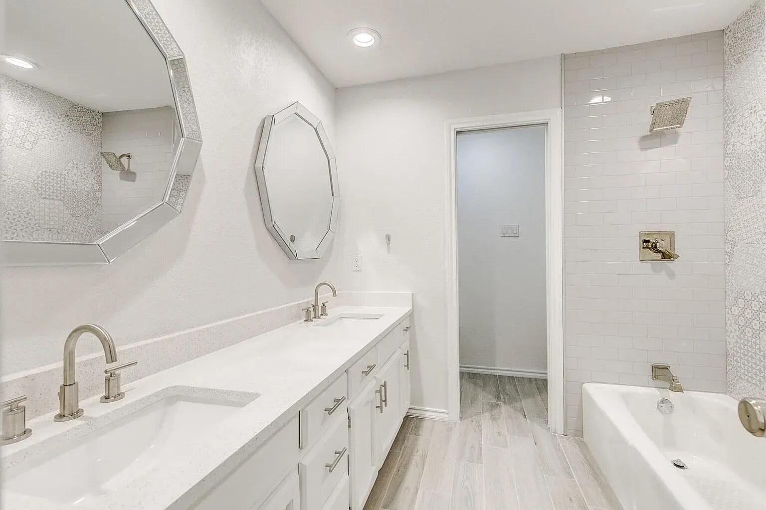 Building Photo - 5431 Collinwood Ave