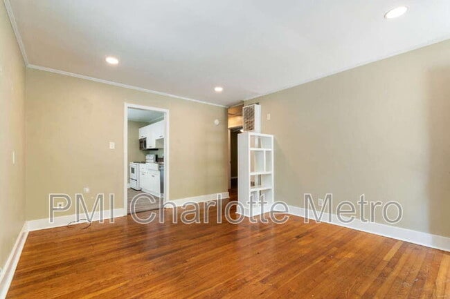 Building Photo - 1733 Academy St