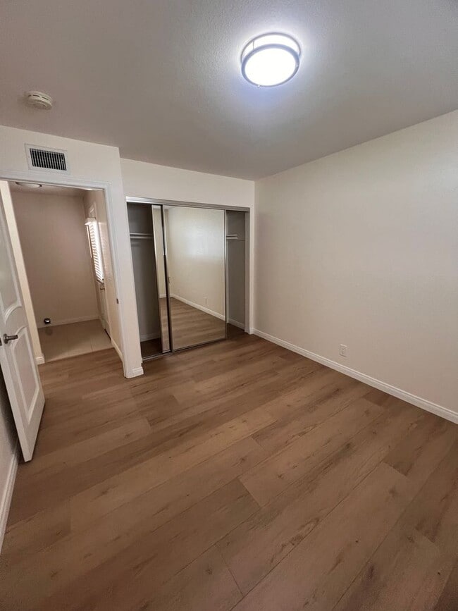 Building Photo - Camarillo - Single story, four bedroom, two bathroom home