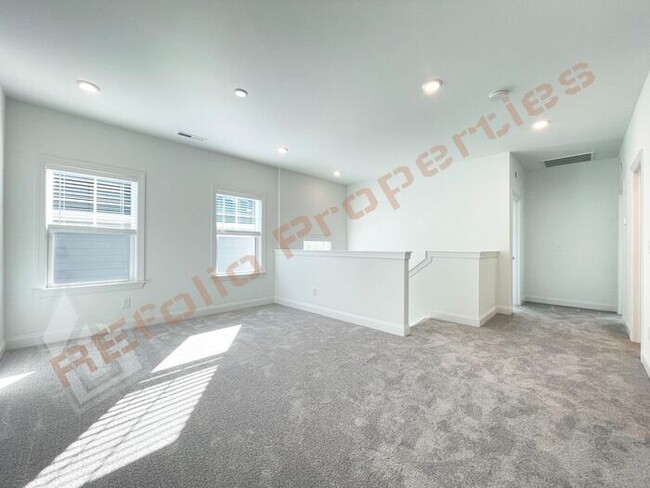 Building Photo - Beautiful Brand New 4 Bedroom, 3 Bathroom ...