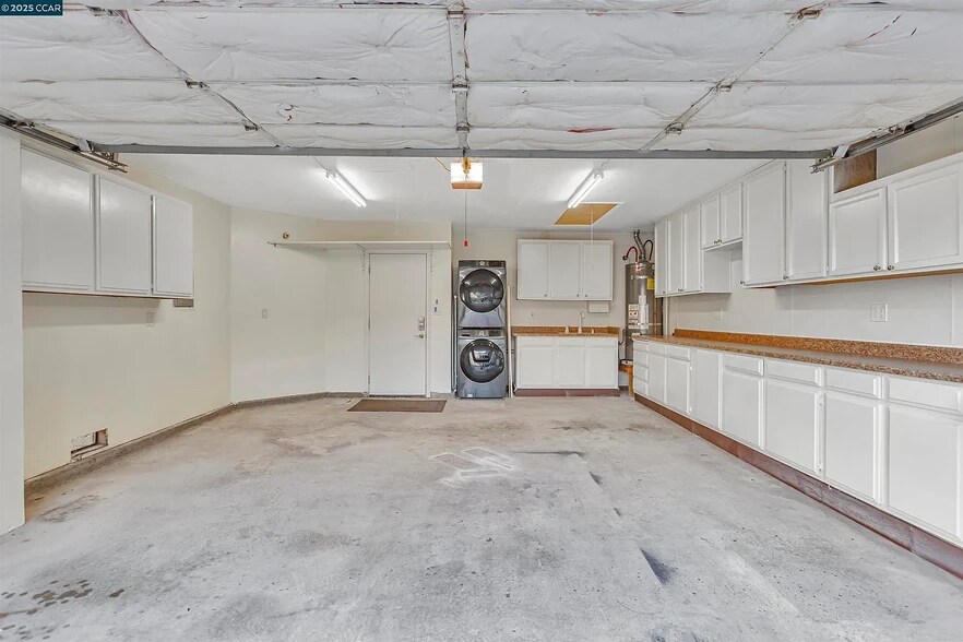 Building Photo - 47 Glen Valley Cir