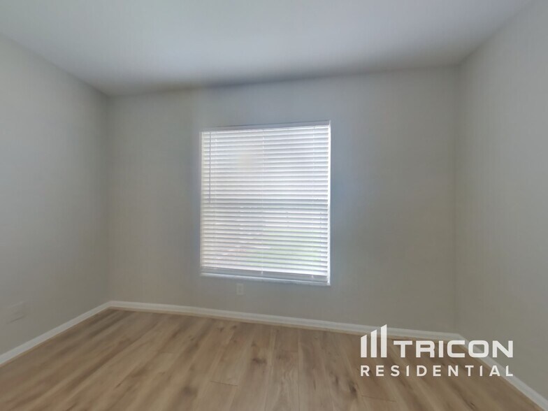 Building Photo - 4842 Oakley Rd