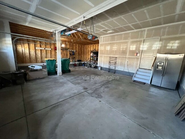 Building Photo - 22472 E Union Cir