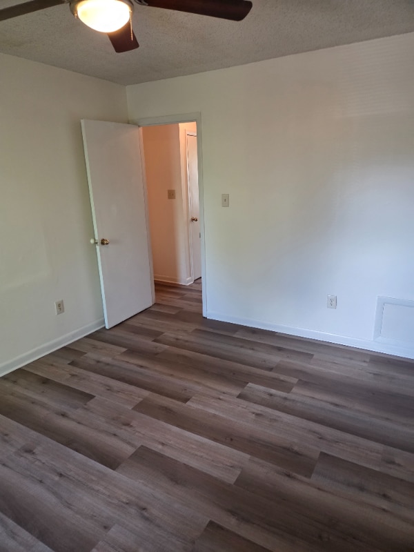 Building Photo - 1511 Medland Rd NW