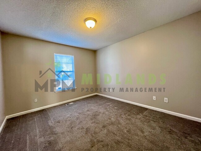 Building Photo - 5 Bridle Path Court