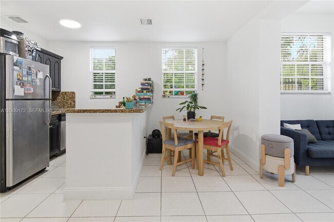 Building Photo - 536 NE 62nd St