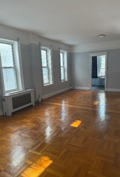 Building Photo - 17 Lenox Rd